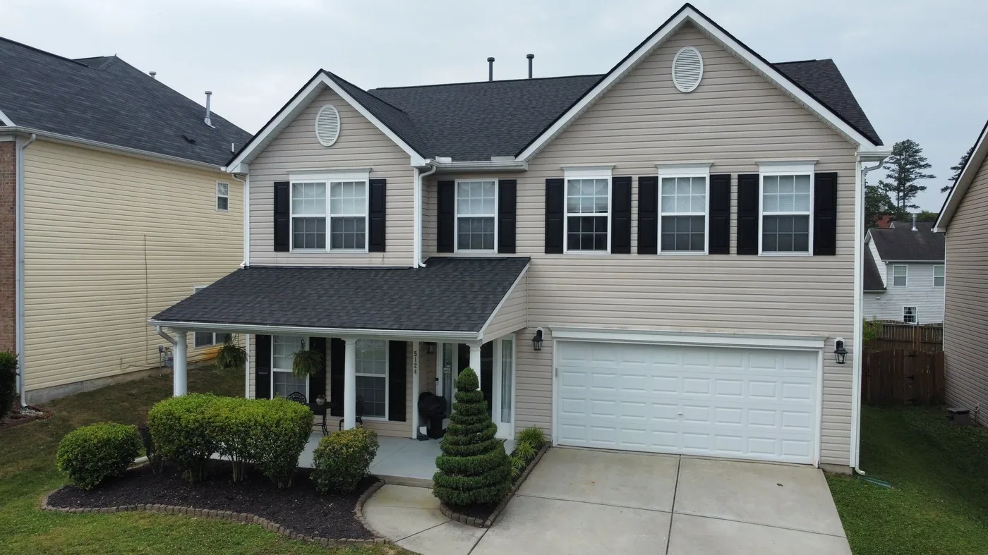 Long lasting roof installed by Lamar Homes